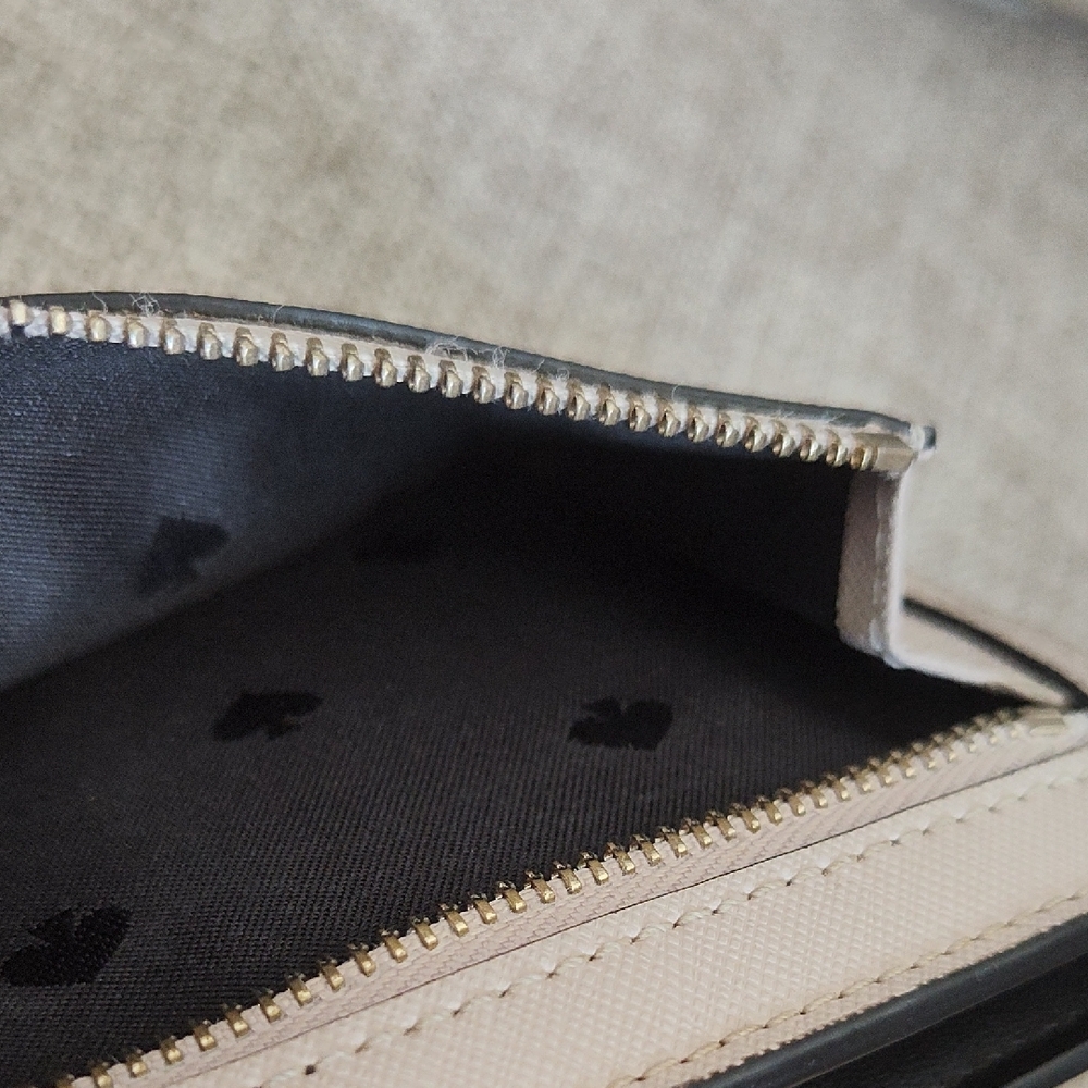 Kate Spade Black and Tan Saffiano Leather Bifold  Snap Closure Wallet - Picture 7 of 11